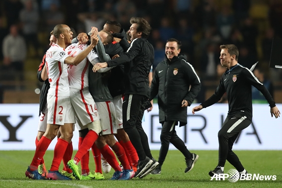 경기 종료 후 기뻐하는 모나코 선수들 /AFPBBNews=뉴스1