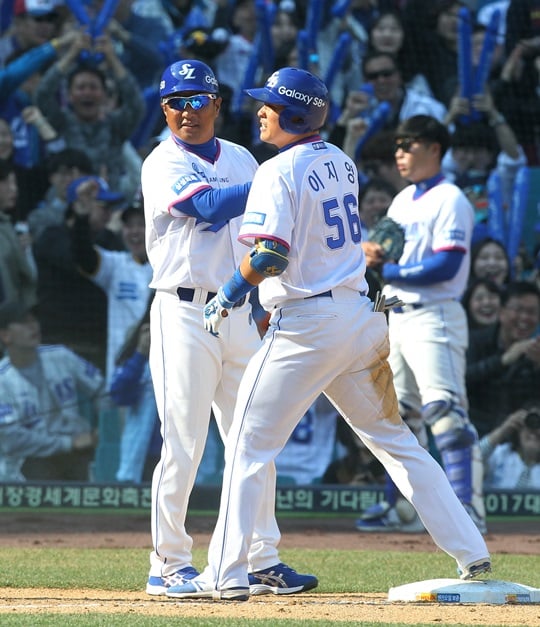 3안타 경기를 만들며 팀 승리에 힘을 보탠 이지영. /사진=삼성 라이온즈 제공<br /><br />
<br /><br />
