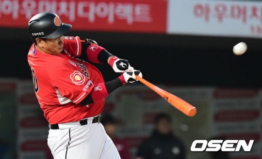 이대호.<br /><br />
<br /><br />
