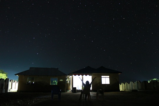별이 쏟아지는 탄자니아의 밤하늘.
