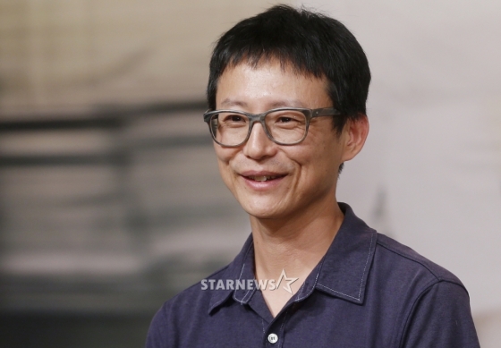포토]전우성 감독, '청춘들의 이야기 담았습니다' | 스타뉴스
