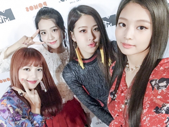 블랙핑크. /사진=YG엔터테인먼트<br /><br />
<br /><br />
