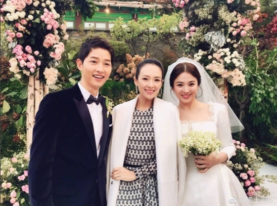 송중기 송혜교 결혼식에 참석한 장쯔이(사진 가운데)/사진=장쯔이 웨이보