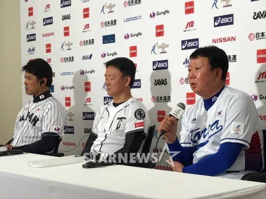 왼쪽부터 일본 이나바, 대만 홍이중, 한국 선동열 감독 /사진=스타뉴스