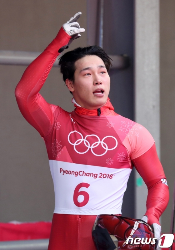 스켈레톤 1~2차 레이스에서 압도적인 모습으로 1위에 오른 윤성빈. /사진=뉴스1<br /><br />
<br /><br />

