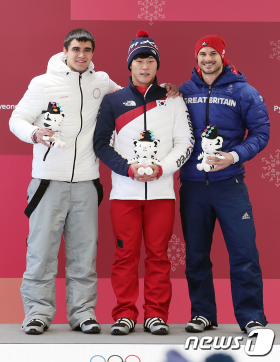 왼쪽부터 은메달 트레구보프, 금메달 윤성빈, 동메달 파슨스 /사진=뉴스1