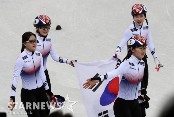 여자 쇼트트랙 대표팀이 계주 금메달을 차지했다. /사진=김창현 기자