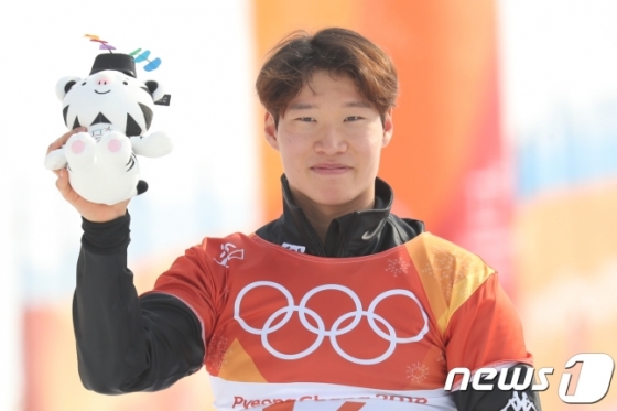 한국 스키 사상 처음으로 올림픽 메달리스트가 된 이상호. /사진=뉴스1