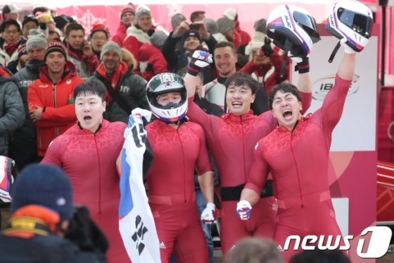 원윤종-전정린-서영우-김동현으로 구성된 봅슬레이 4인승 팀이 올림픽 은메달을 따냈다. /사진=뉴스1