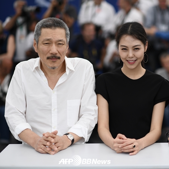 홍상수 감독(사진 왼쪽)과 김민희/AFPBBNews=뉴스1