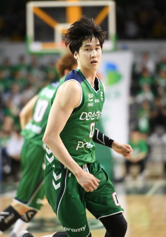 좋은 활약을 펼치며 팀 승리를 이끈 이우정. /사진=KBL 제공