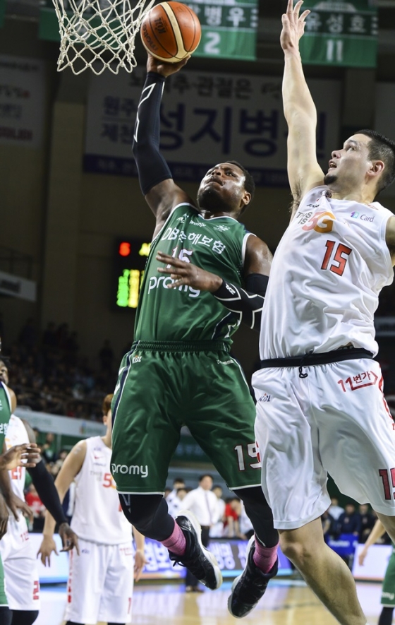 챔프전에서 펄펄 날고 있는 디온테 버튼. /사진=KBL 제공