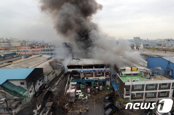 인천의 한 화학공장에서 화재가 발생했다. /사진=뉴스1