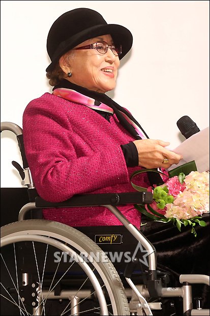 2012년 제 2회 아름다운 예술인상 시상식에 참석한 최은희 / 사진=스타뉴스