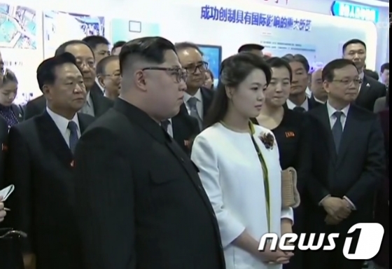 지난달 김정은 북한 국무위원장의 중국 방문 당시 동행한 아내 리설주 / 사진=뉴스1