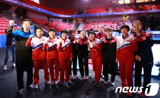 27년 만에 구성된 여자 탁구 단일팀 4일 일본과 세계선수권 단체전 4강전을 펼친다. /사진=뉴스1(대한탁구협회 제공)<br /><br />
