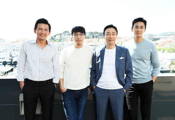 제 71회 칸국제영화제 미드나잇 스크리닝 부문에 초청된 영화 '공작'의 황정민, 윤종빈 감독, 이성민, 주지훈 / 사진제공=CJ E&M