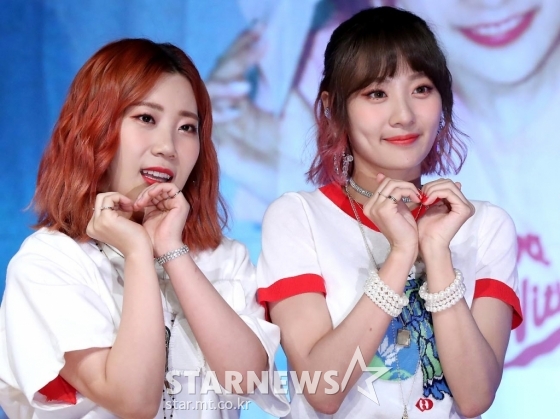 (왼쪽부터) 볼빨간사춘기 우지윤, 안지영 /사진=홍봉진 기자