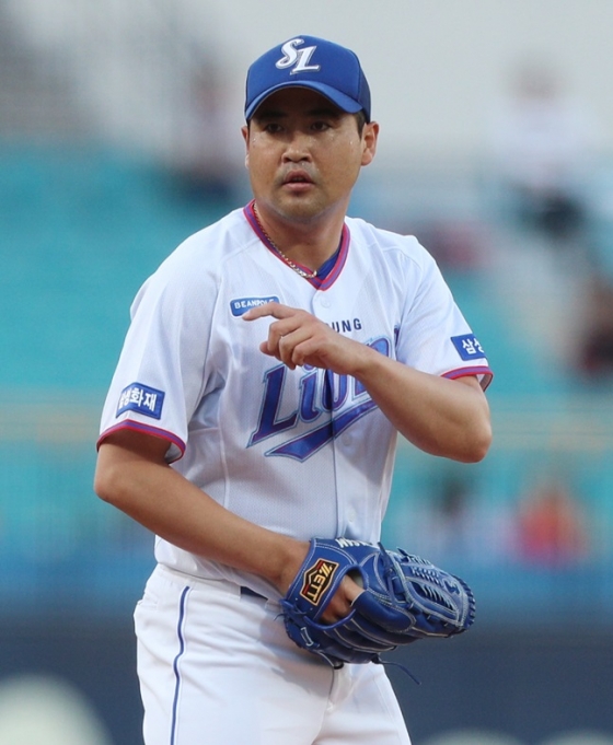 23일 롯데전 승리투수가 되면서 시즌 3승을 올린 장원삼. /사진=삼성 라이온즈 제공<br /><br />
<br /><br />
