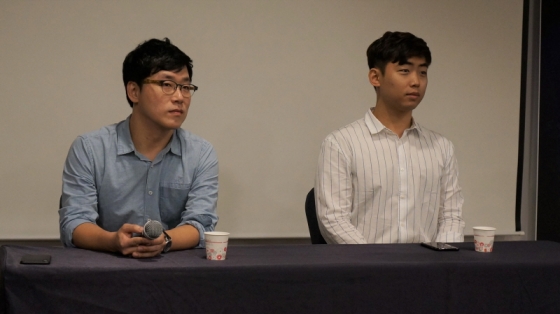 왼쪽부터 펄어비스 함영철 사업 실장, 조용민 총괄 PD