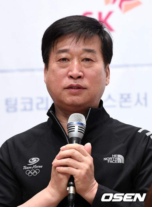 남자배구 대표팀 김호철 감독.
