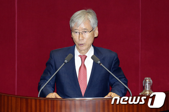 여상규 자유한국당 의원(70)이 20대 국회 후반기 법제사법위원장에 선출됐다. / 사진=뉴스1