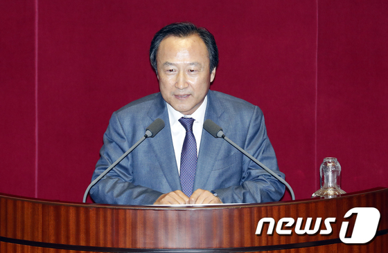 홍일표 자유한국당 의원이 1심에서 의원직 상실형에 해당하는 판결을 받았다. /사진=뉴스1