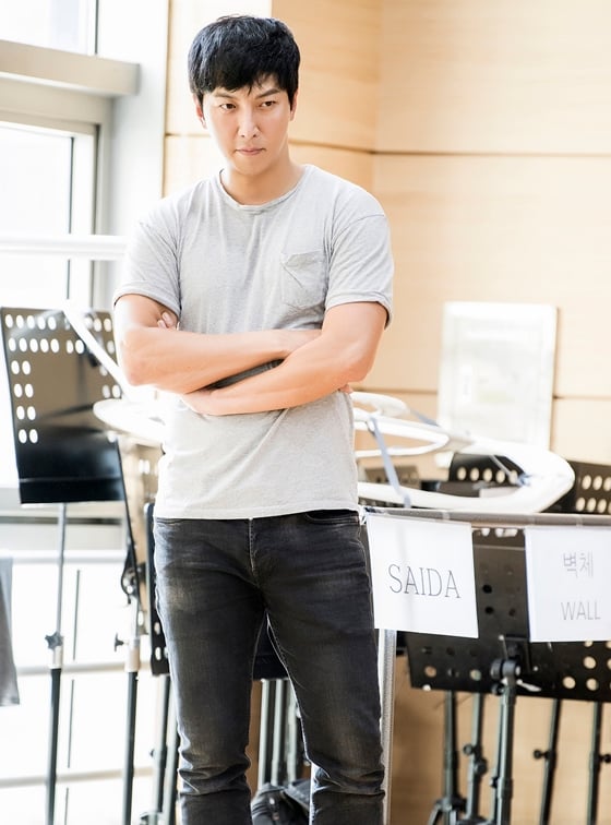 뮤지컬 '바넘:위대한 쇼맨'의 배우 박건형