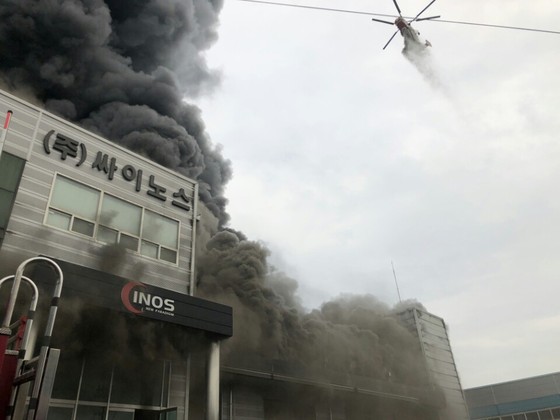 경기도 화성시 향남읍에 위치한 싸이노스에서 화재가 발생했다. /사진=뉴스1