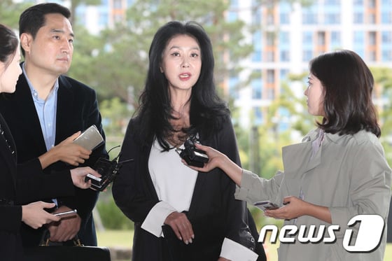 김부선, 검찰 출석 김부선, 검찰 출석