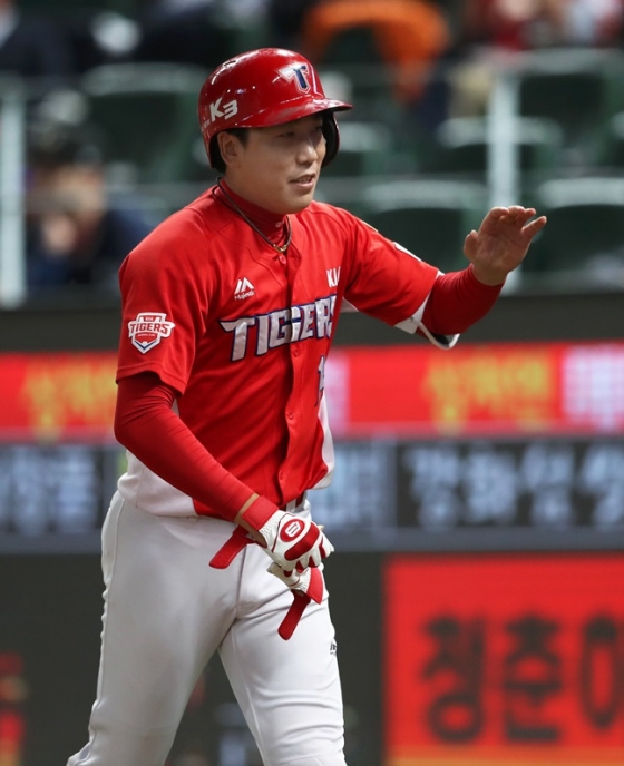 만루 홈런을 폭발시킨 유재신. /사진=KIA 타이거즈 제공<br /><br />
<br /><br />
