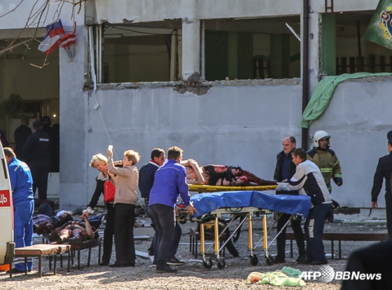 러시아에 편입된 크림반도 동부 항구도시 케르치의 대학에서 17일 한 공격자가 구내식당에서 폭발물을 터뜨리고 총기를 난사해 18명이 사망하고 수십 명이 다쳤다. / 사진=AFPBBNews=뉴스1