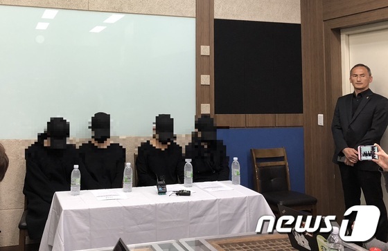 인천의 한 교회 목사가 10대 신도들을 상대로 그루밍 성폭행을 저질렀다며 기자회견을 하는 모습 /사진=뉴스1