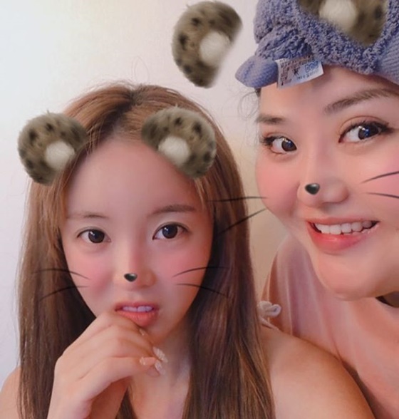 가수 홍진영, 언니 홍선영(오른쪽) /사진=홍진영 인스타그램