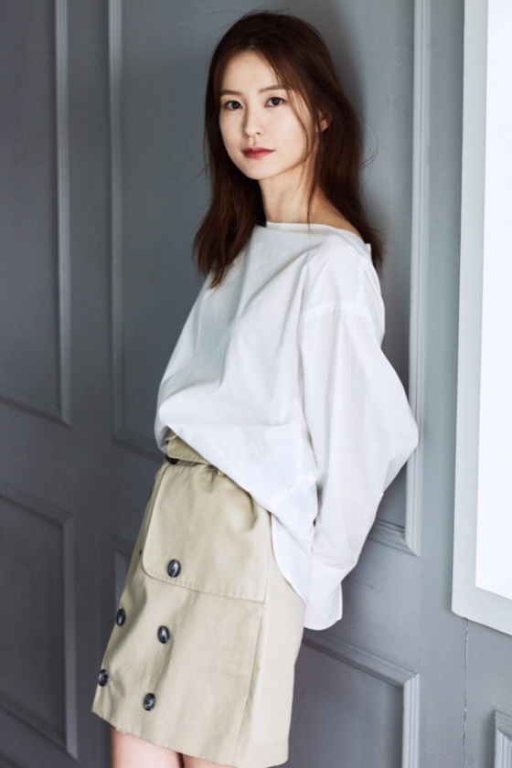 정유미가 넷플릭스 오리지널 시리즈 \'보건교사 안은영\'에 출연한다. 