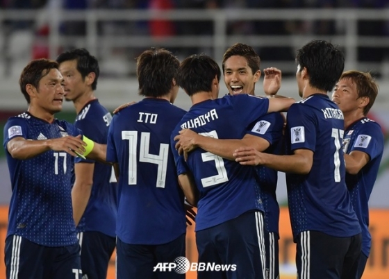 일본이 우즈베키스탄을 꺾고 조 1위로 16강에 진출했다./AFPBBNews=뉴스1
