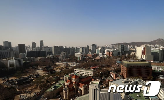 수요일인 30일은 전국이 포근한 가운데 오후부터는 제주도 등 일부 남부지방을 중심으로 비가 오겠다. /사진=뉴스1
