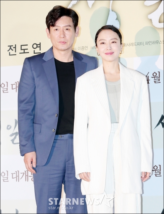 배우 설경구(왼쪽), 전도연 /사진=김창현 기자