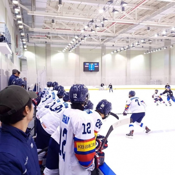 남자 아이스하키 18세 이하(U18) 대표팀이 세계선수권 디비전 2 그룹 A 대회 출전을 위해 31일 출국한다. 사진은 28일 있었던 한라 2군과 연습경기 모습. /사진=대한아이스하키협회 제공