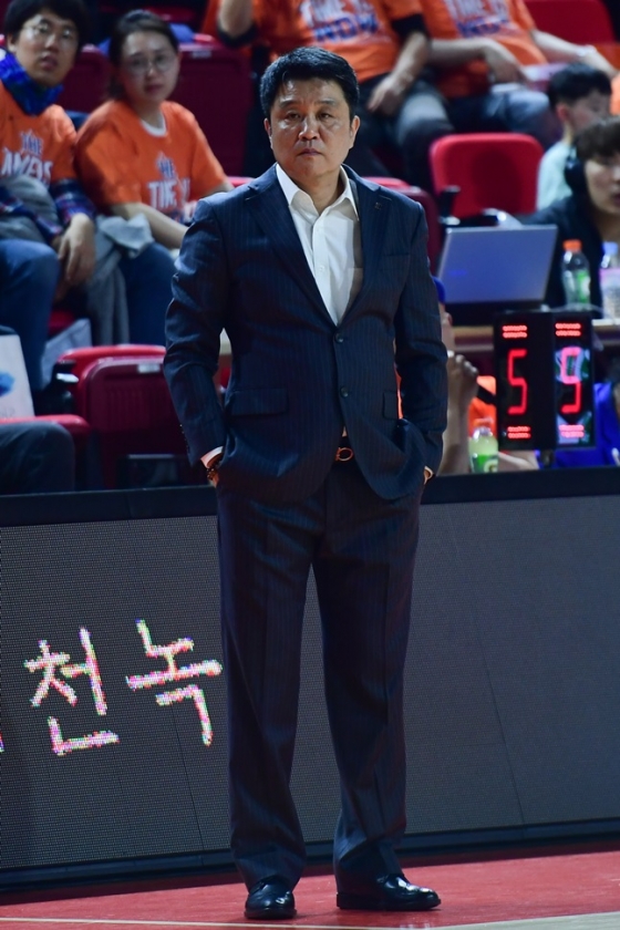 인천 전자랜드 유도훈 감독. /사진=KBL 제공<br /><br />
<br /><br />

