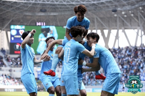 대구FC 선수단. /사진=한국프로축구연맹 제공<br /><br />
<br /><br />
