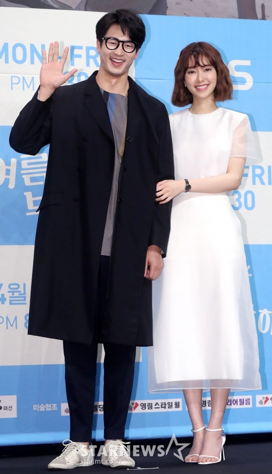 김산호, 나혜미(사진 오른쪽)/사진=홍봉진 기자