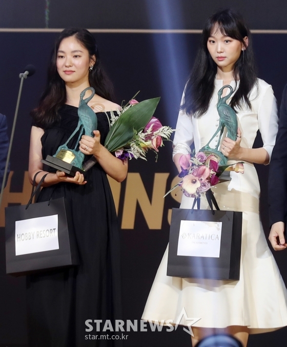 배우 전여빈(왼쪽), 진기주 /사진=김휘선 기자