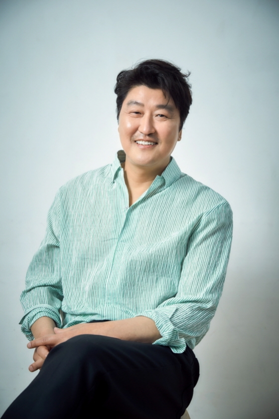 송강호가 제72 로카르노국제영화제에서 아시아 배우 최초로 엑설런스 어워드를 수상했다.