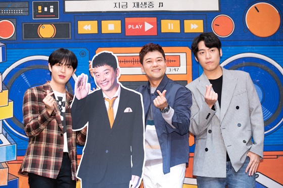 tvN \'수요일은 음악프로\'의 MC 김재환, 김준호, 전현무, 존박(사진 맨 왼쪽부터 오른쪽으로)/사진=CJ ENM