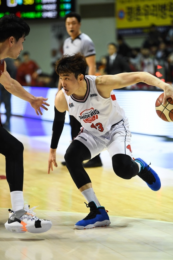 부상에서 돌아와 좋은 활약을 펼친 이대성. /사진=KBL 제공<br /><br />
<br /><br />
