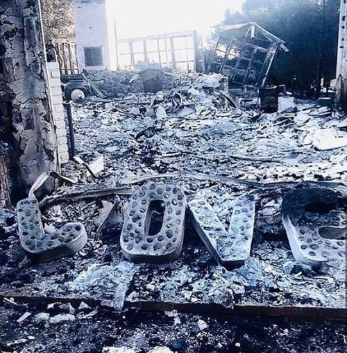 불에 탄 리암 헴스워스의 저택 /사진= 마일리 사이러스 인스타그램