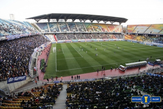 1만5816명이 입장한 수원월드컵경기장 모습. /사진=대한축구협회 제공