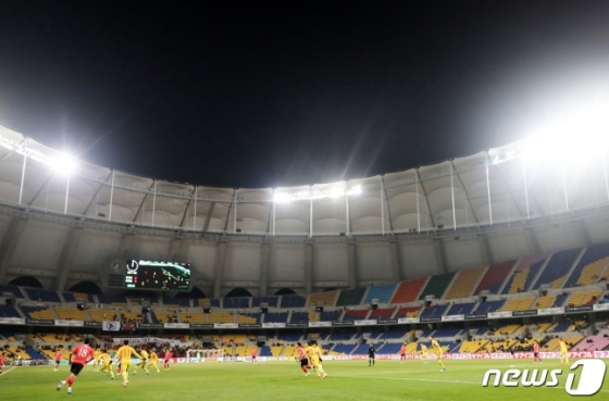 한국-중국전이 열린 부산아시아드주경기장 모습. /사진=뉴스1