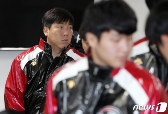 LG 김현수가 8일 오후 서울 잠실야구장에서 열린 LG트윈스 신년하례식에 참석하고 있다. /사진=뉴스1